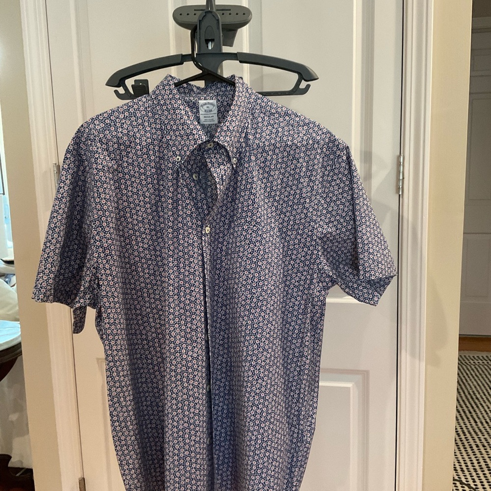 Men's Brooks Brother’s short sleeve pattern shirt
